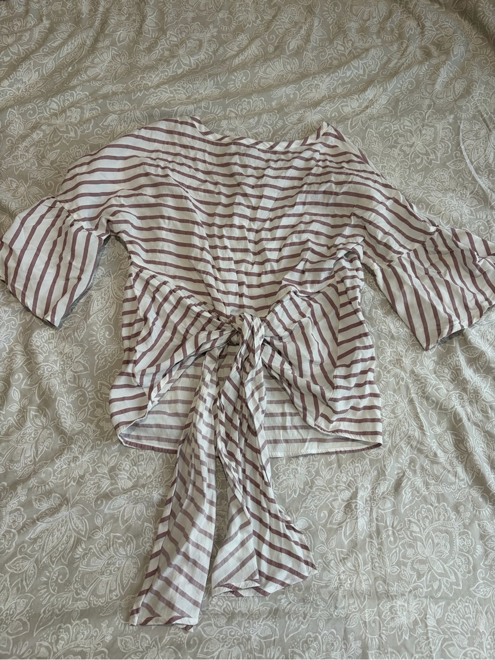 Express Striped Tie-Back Women’s Top in White and Burgundy extra small